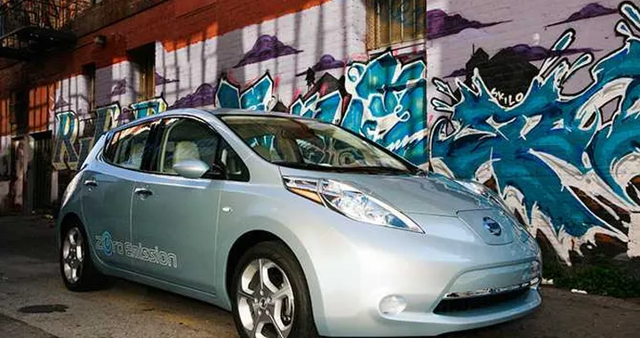 Ad aprile negli USA sarà dato il via alle prenotazioni della Nissan Leaf