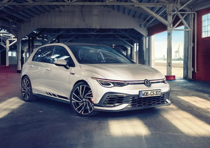 Volkswagen Golf 8 GTI Clubsport: svelata la sportiva da 300 CV