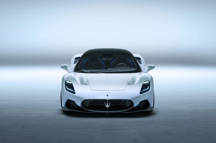 Maserati MC20: immagini ufficiali