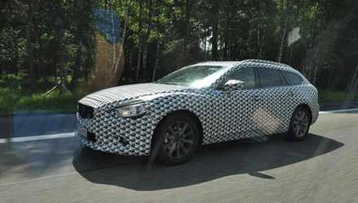 Nuova Mazda6 Wagon, la prima foto spia