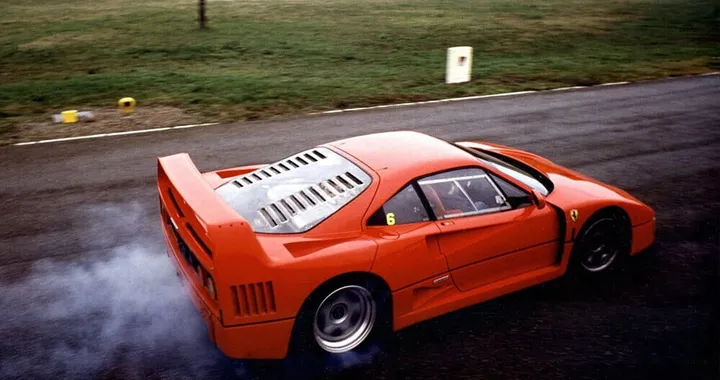 Pirelli P Zero: 40 anni di innovazione per le auto sportive