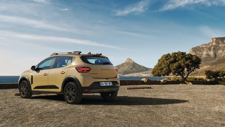 Dacia Sandero 2026: un restyling che punta all’ibrido