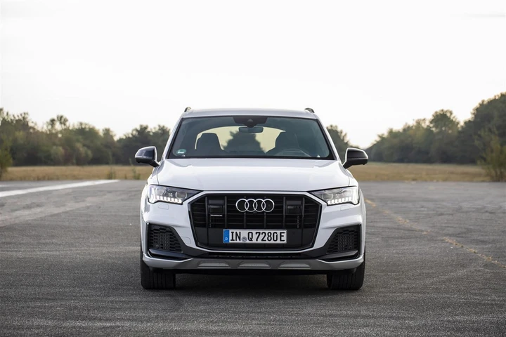 Audi Q7 TFSI e 2021: immagini ufficiali