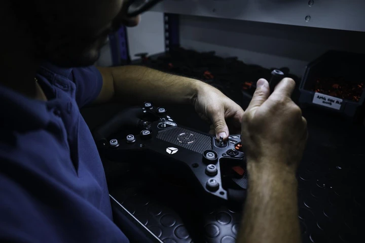 Cube Controls x Mercedes-AMG - GT Edition SIM Wheel