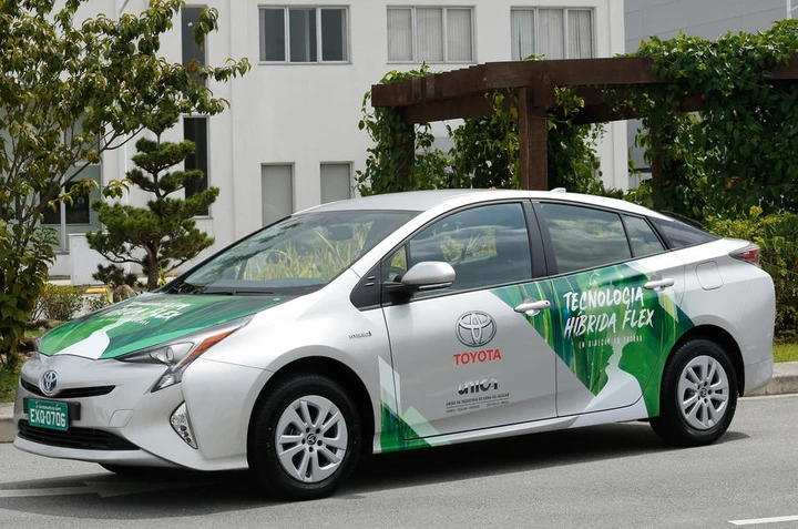 Toyota Prius: svelato il prototipo ibrido ad etanolo