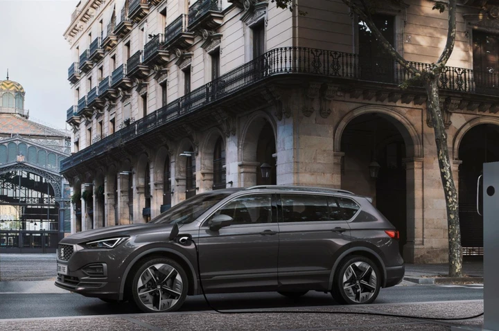 SEAT Tarraco FR PHEV: immagini ufficiali