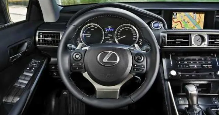 Lexus IS Hybrid punta su Google Maps