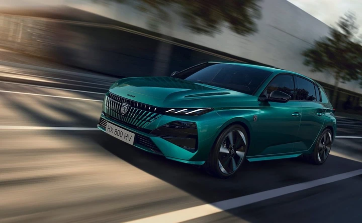 Peugeot 308 e 308 SW 2025: la nuova identità del Leone tra elettrico, ibrido e diesel
