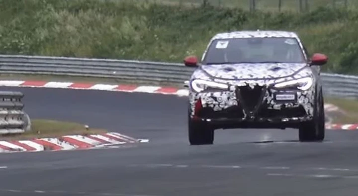 Alfa Romeo, lo Stelvio Quadrifoglio avvistato al Nurburgring