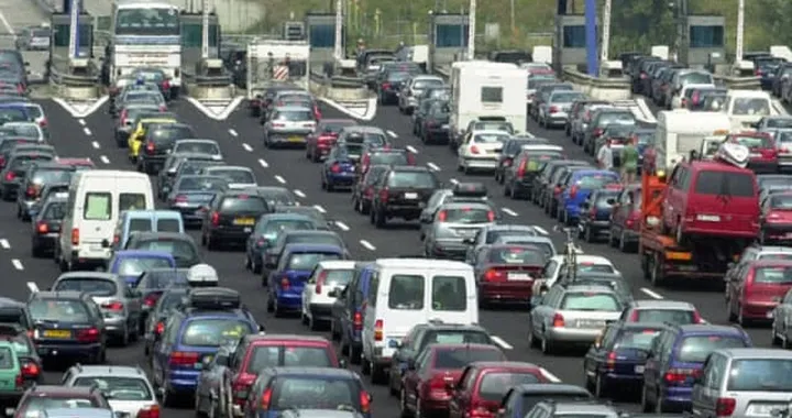 Emissioni: multe miliardarie per i costruttori se non raggiungono gli obiettivi