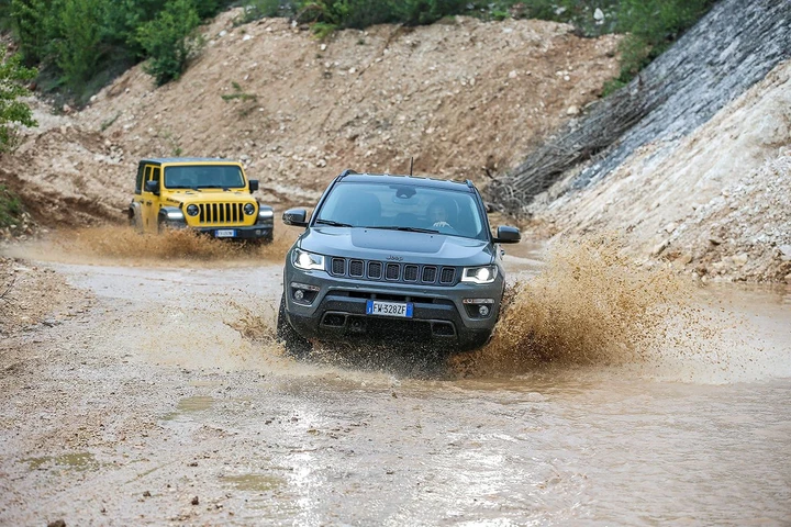 Jeep: le novità della gamma svelate sul Lago di Garda
