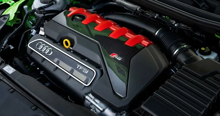 L’elettrico rallenta: Volkswagen e Audi rivedono i piani, Golf termica fino al 2035?