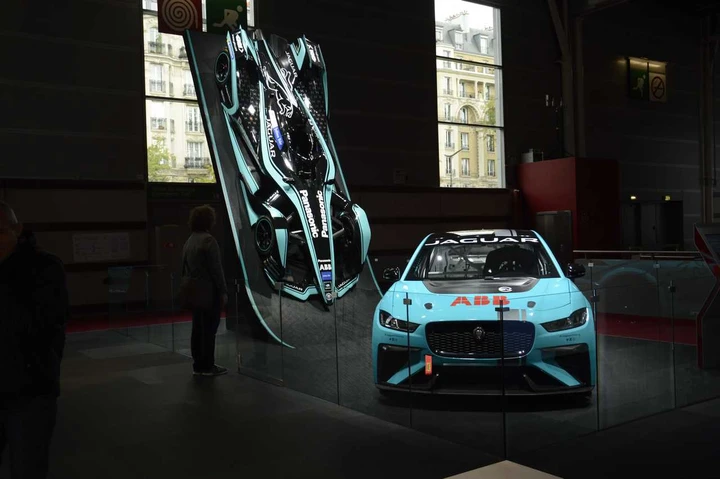Jaguar I-PACE eTROPHY al Salone di Parigi 2018