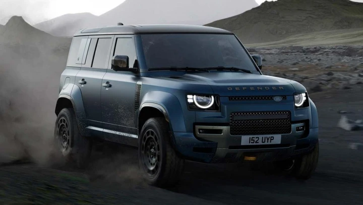 Land Rover Defender MY26: l’icona si evolve senza perdere la sua essenza
