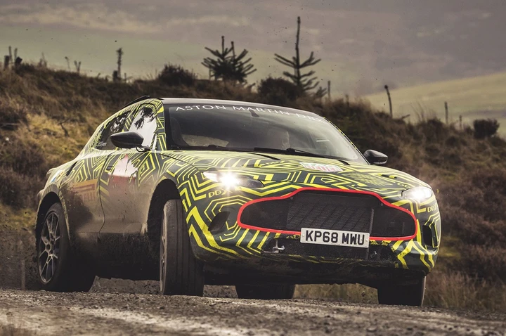Aston Martin DBX: prime immagini ufficiali