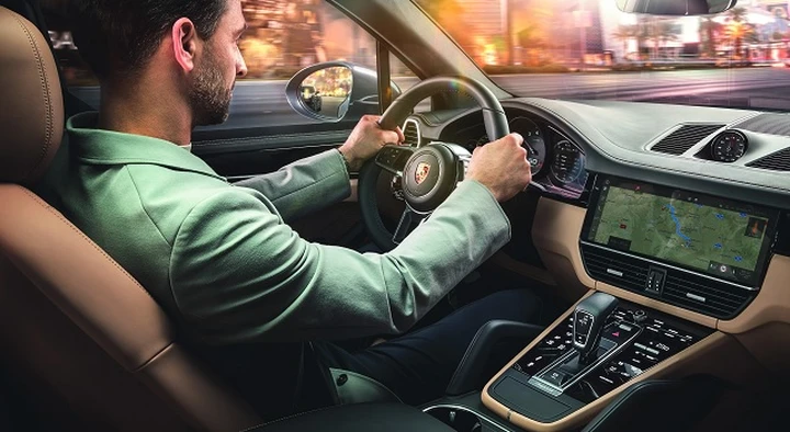 Porsche Cayenne MY 2018: le nuove funzionalità online