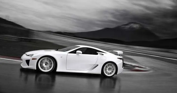 Lexus: cinque nuovi modelli entro il 2014