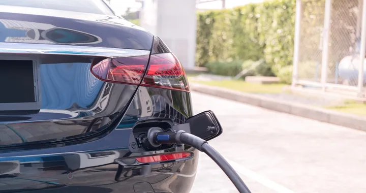 Auto elettriche: il ritorno del leasing sociale in Francia, ma con meno incentivi