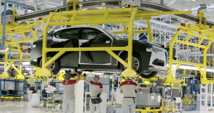 Alfa Romeo Stelvio: ecco la prima immagine del SUV