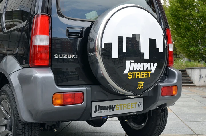 Suzuki Jimny Street: le immagini ufficiali