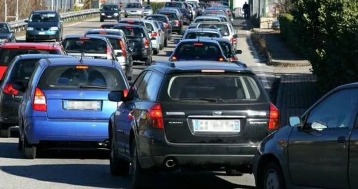 Auto, emissioni: in Italia una su tre ha almeno 13 anni