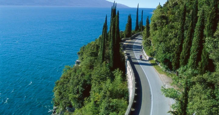L'Italia in auto: gli itinerari tra storia e natura