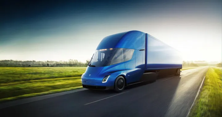 Tesla Semi: svelati i prezzi del camion elettrico con 800 km di autonomia