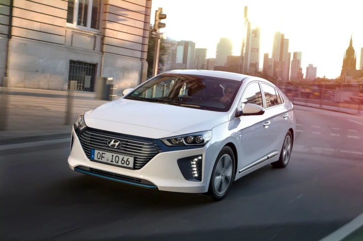 Hyundai Ioniq Plug-In Hybrid: prezzi da 33.750 euro