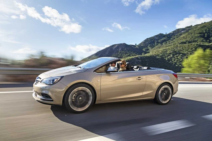 Opel Cascada: prezzi da 29.400 euro