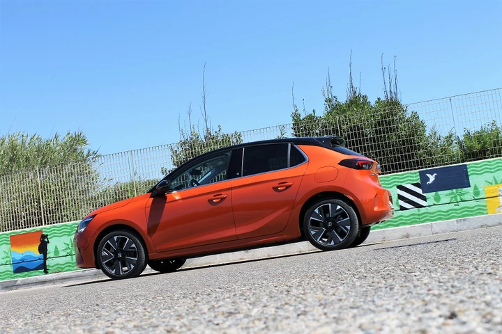 Opel Corsa-e: primo contatto
