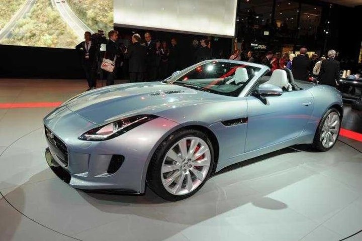 Jaguar F-Type Roadster: anteprima al Salone di Parigi 2012