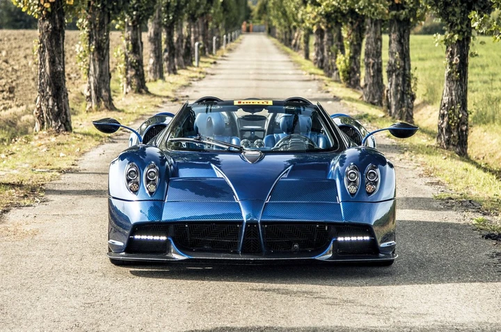 Utopia e Zonda HP Barchetta: il sogno Pagani sbarca a Versailles