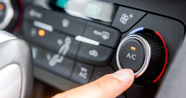Aria condizionata auto rumorosa: cause e cosa fare