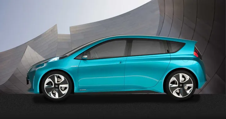 Toyota Aqua: piccola e ibrida