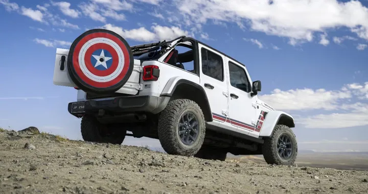 Jeep Wrangler America250: la serie speciale ispirata a Captain America