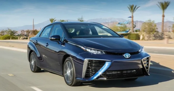 Toyota: brevetti liberi per favorire l'auto a idrogeno