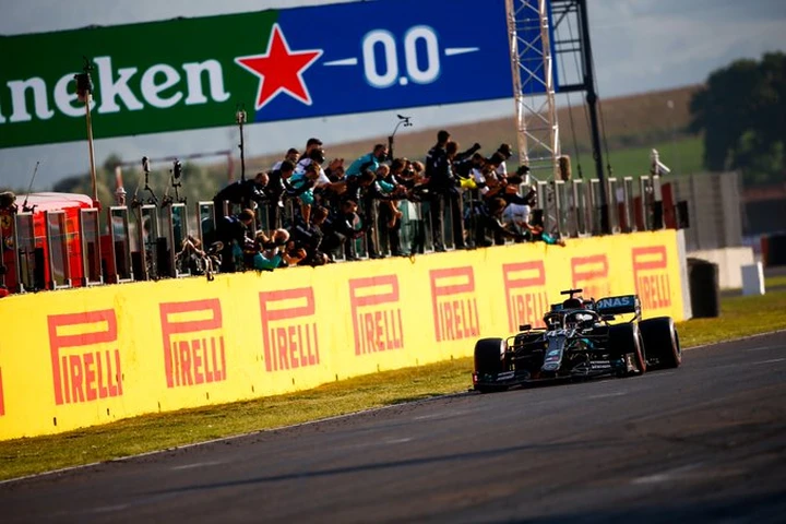 Formula 1: Hamilton vince al Mugello una gara con 3 ripartenze