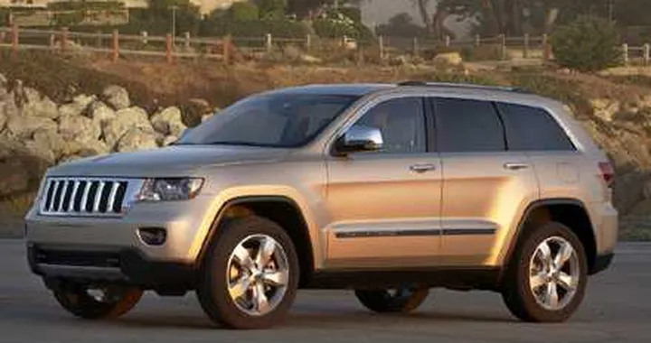 Jeep Grand Cherokee 2011: slitta il debutto