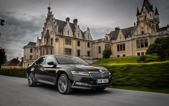 Nuova Skoda Superb 2019