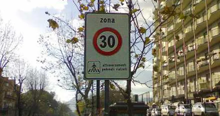 Smog: blocchi del traffico? No, limite a 30 km/h