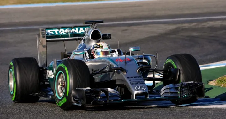 Formula 1: è di Hamilton la pole position in Cina