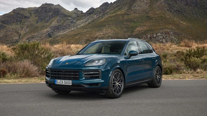 Porsche Cayenne restyling 2023: immagini ufficiali