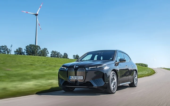 Bmw iX: prova, prezzi, dotazioni, autonomia