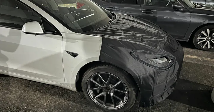 Tesla Model 3: il restyling sulle strade della California