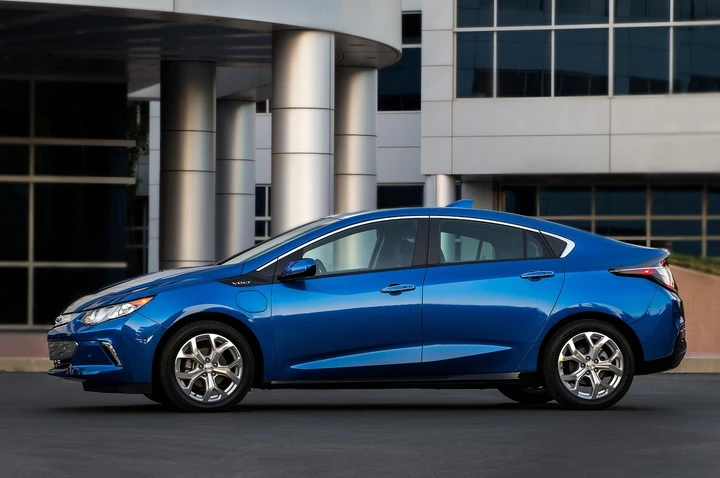 Chevrolet Volt 2016: nuove foto ufficiali