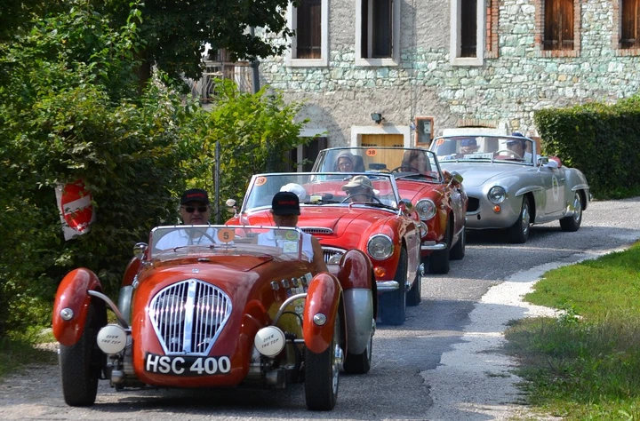 Auto storiche: i cinquant'anni Asi celebrati a Torino