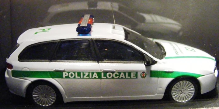 Le auto della polizia locale di Segrate all'asta