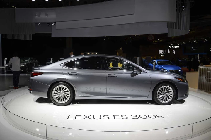 Lexus ES Hybrid 300
