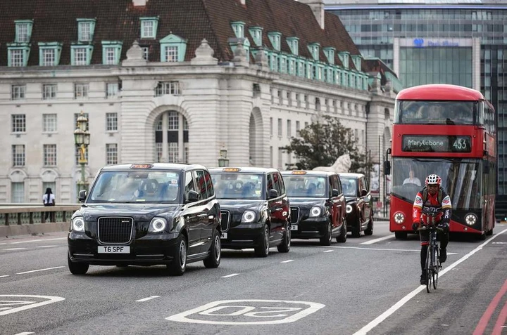 Mercato: in UK solo auto elettriche già dal 2032?