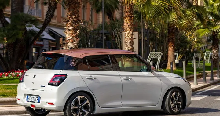 Suzuki Swift Sakura: la nuova edizione speciale debutta a Sanremo 2026